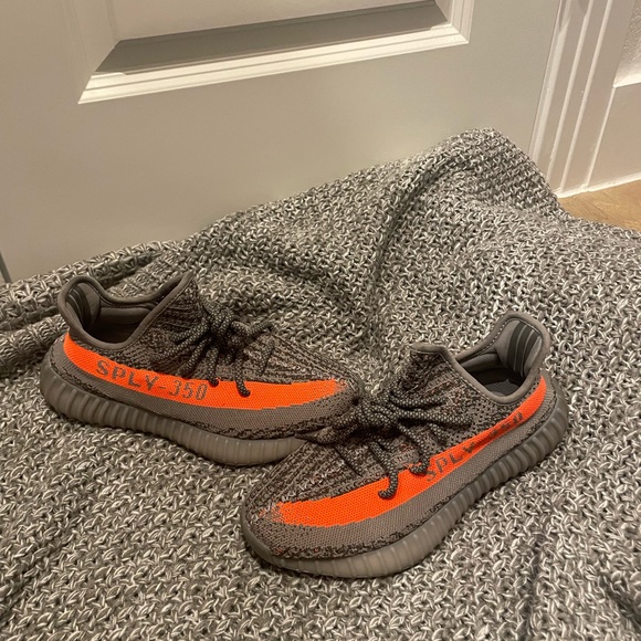 adidas Yeezy Boost 350 V2
Beluga Reflective - Picture 4 of 4